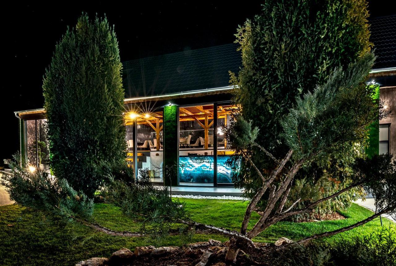 Szent Gyoergy Kuria Bed & Breakfast Kisharsány Exterior photo